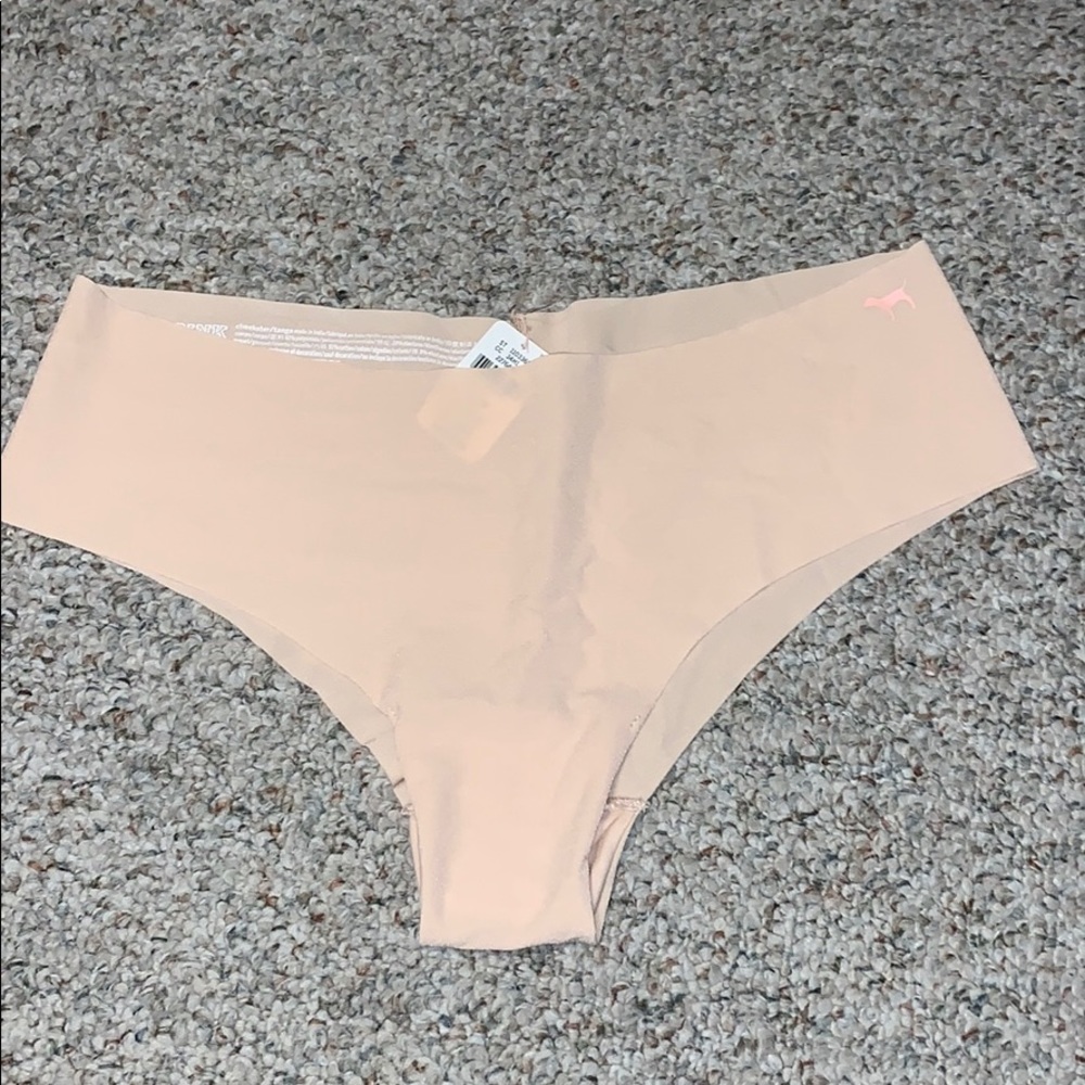 seamless pale cheekster from pink